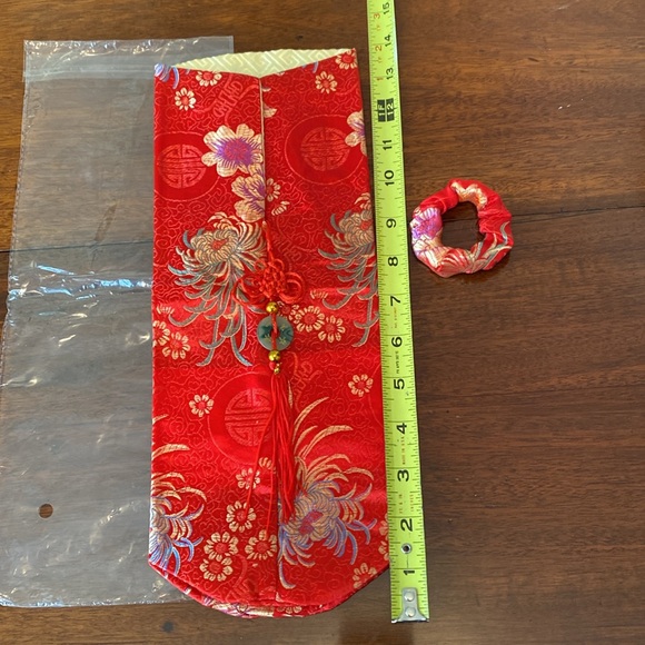 Asian Red Brocade Wine Gift Bag with tassel and covered elastic band (reusable) - Picture 9 of 11